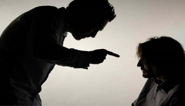 جرم تهدید به آبرو ریزی چیست و چه مجازاتی دارد؟