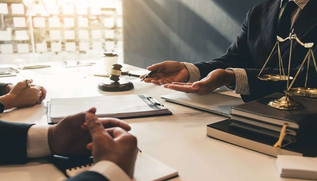 تفاوت وکیل پایه یک و دو در مدرک تحصیلی